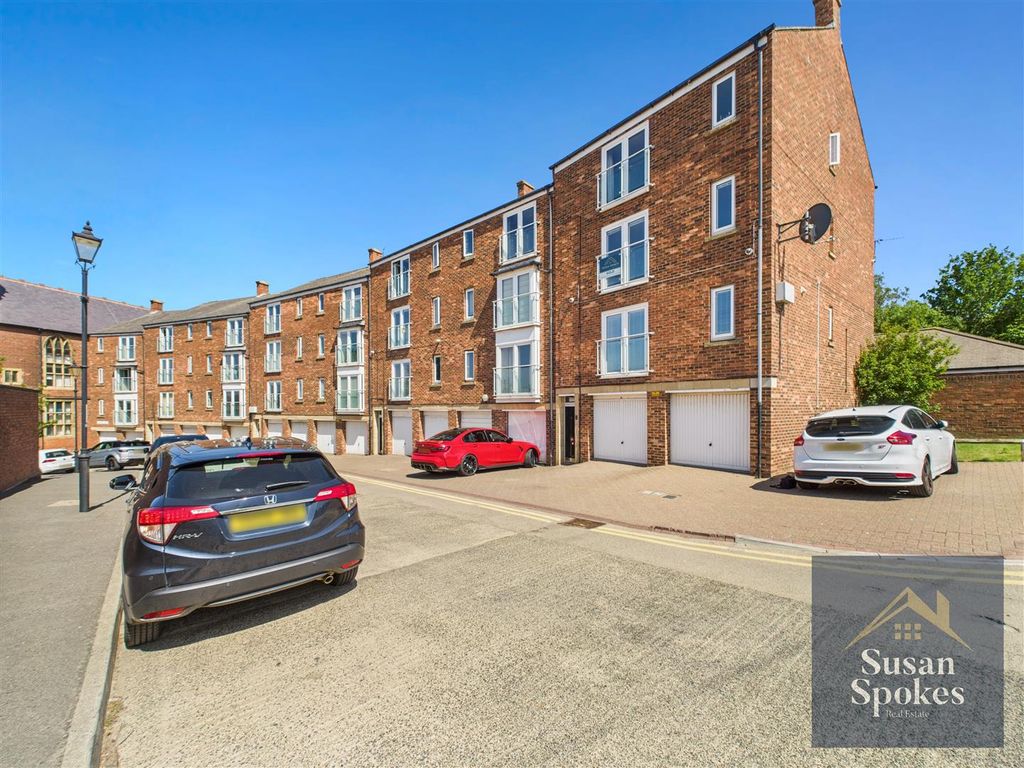 Property photo 1 of 14 Cam01858G0-Pr0141-Still019.Jpg