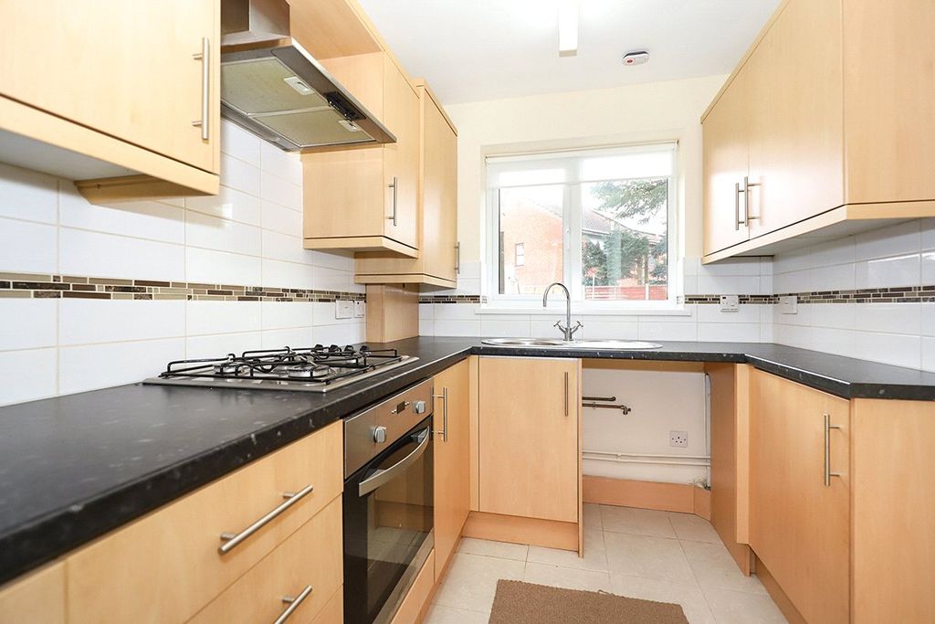 Property photo 2 of 8 Kitchen