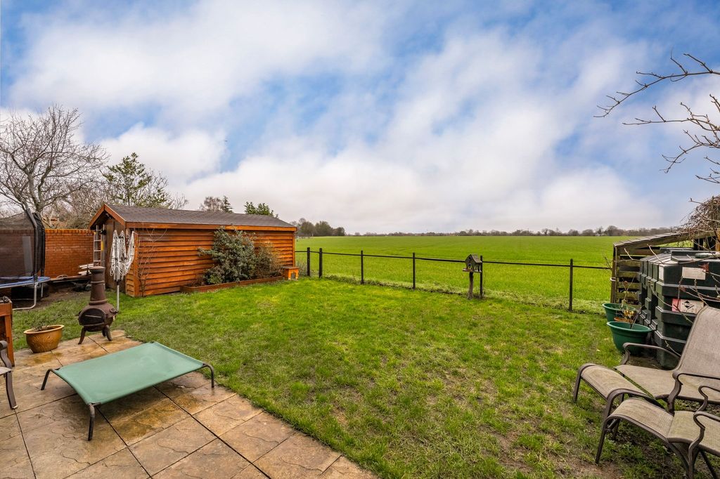 Property photo 2 of 20