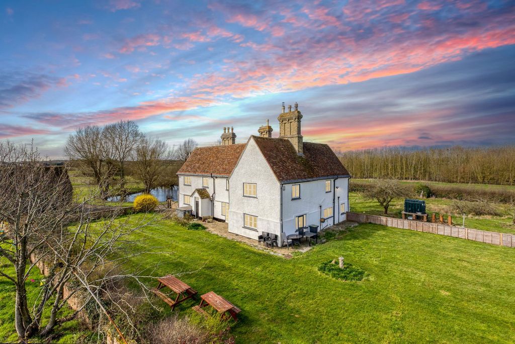 Property photo 1 of 41