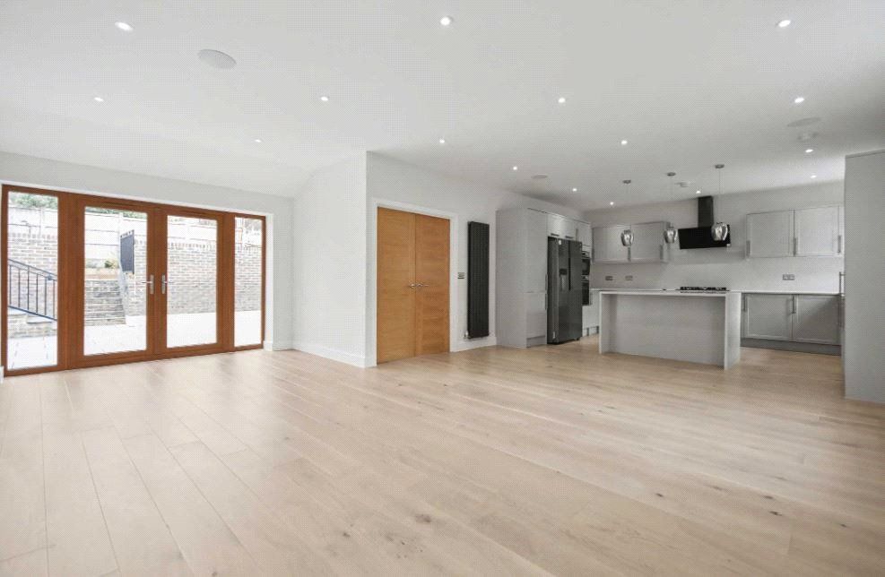 Property photo 3 of 9 3