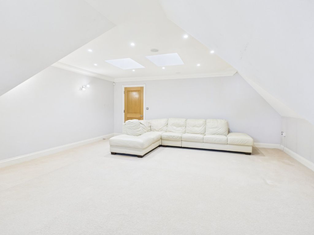 Property photo 3 of 15 Picture No. 14