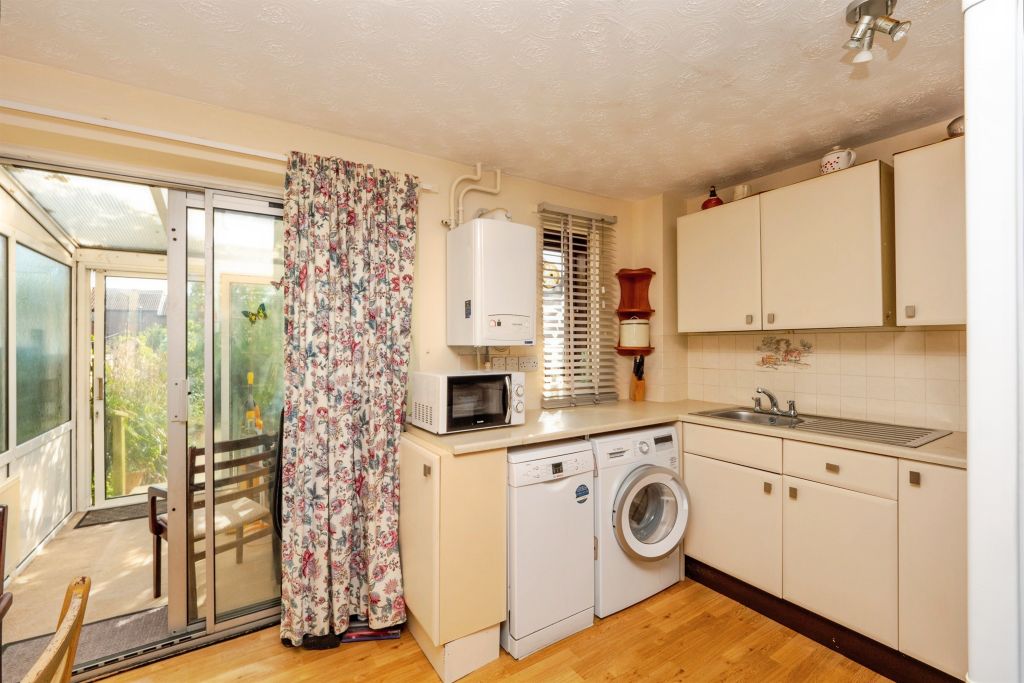 Property photo 3 of 12