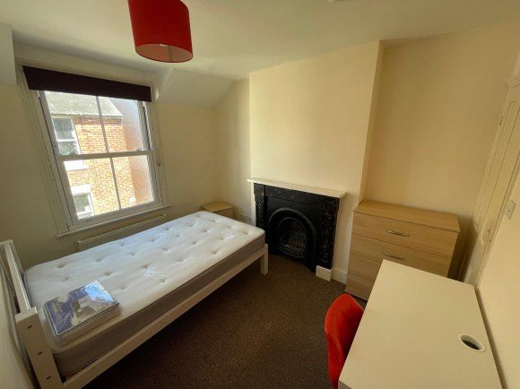 Property photo 3 of 12 Bedroom c.Jpg