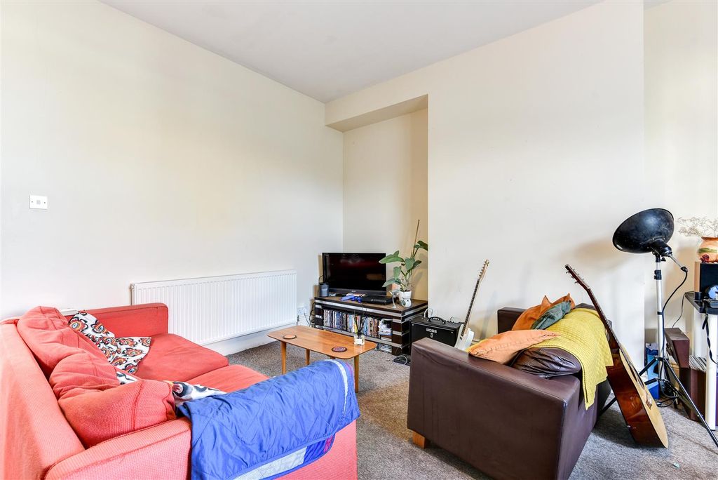 Property photo 3 of 12 Reception