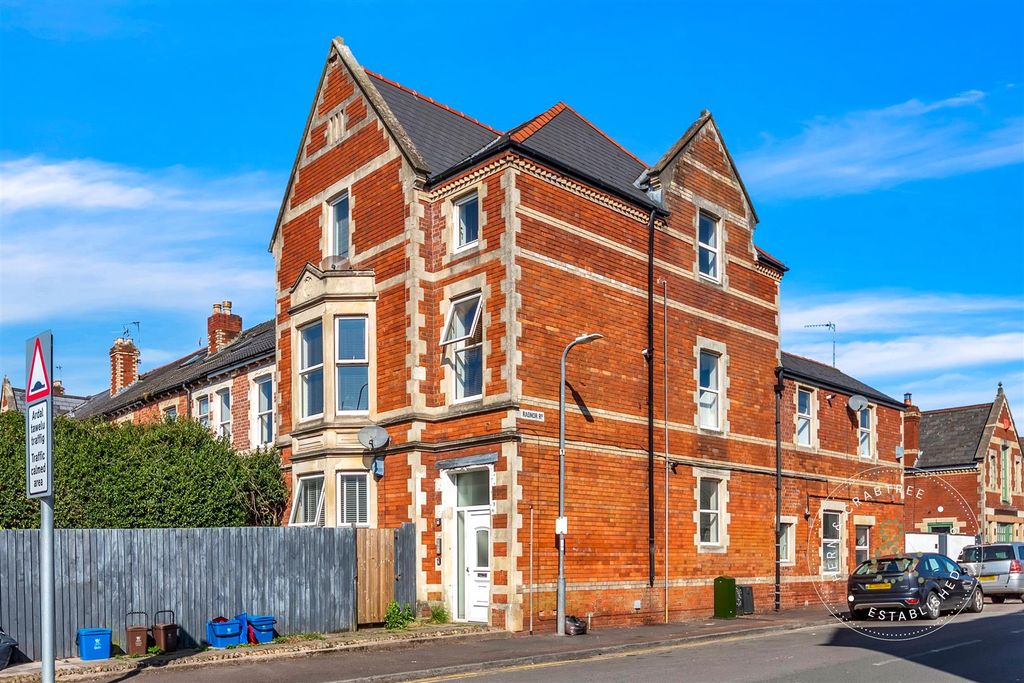 Property photo 1 of 11 Cowbridge-Road-East-13.Jpg