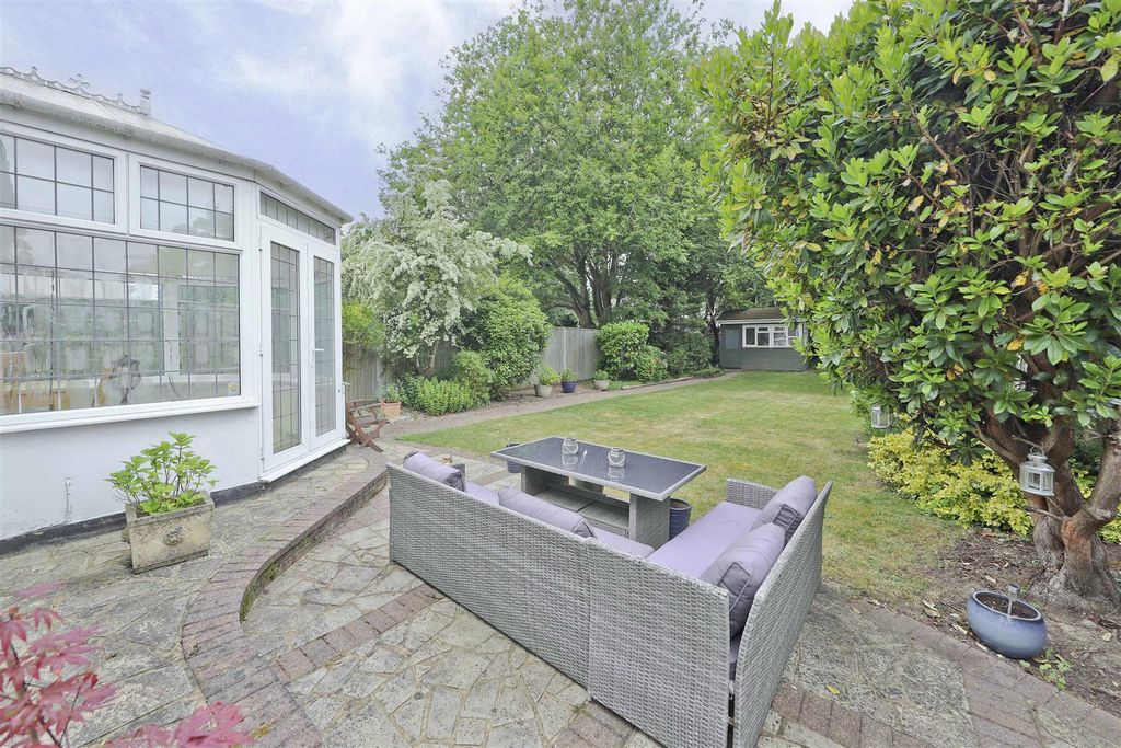 Property photo 2 of 23