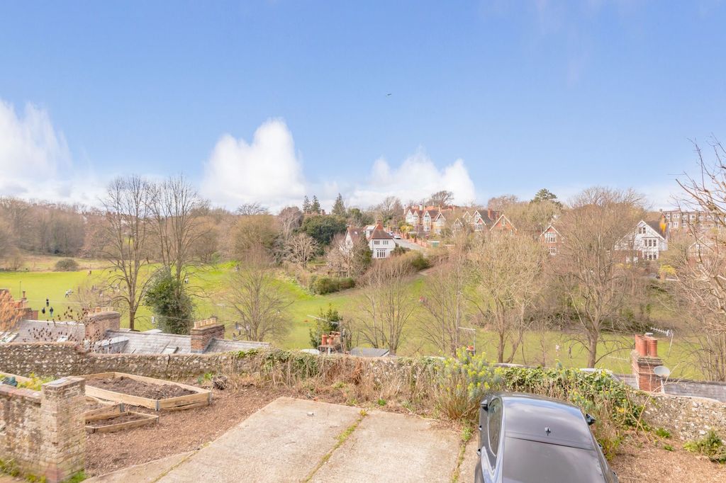 Property photo 3 of 12