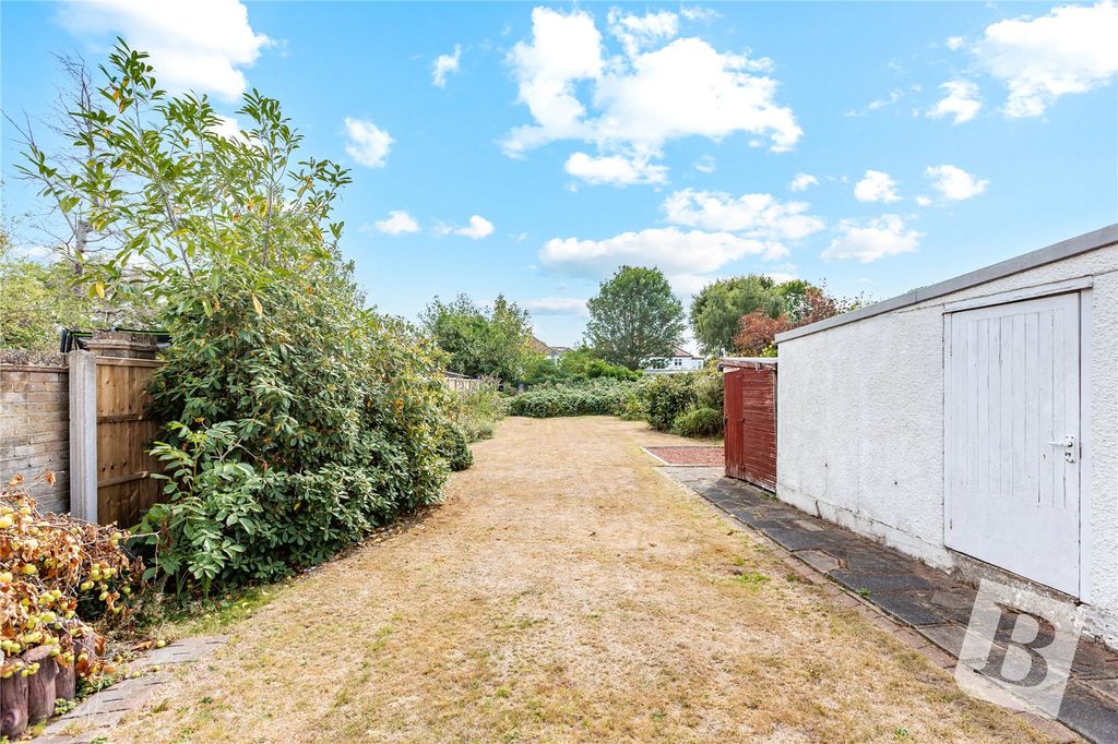 Property photo 3 of 19 Garden