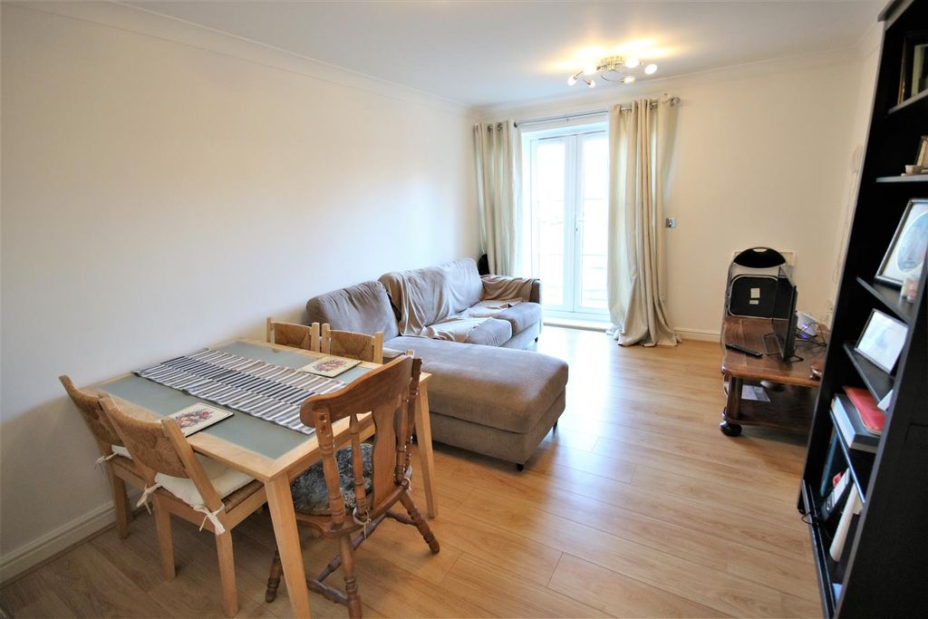 Property photo 2 of 9 liv.Jpg