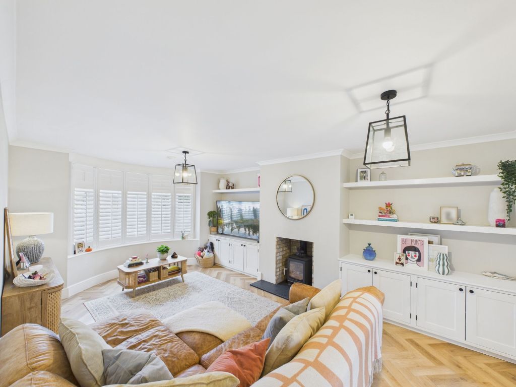 Property photo 2 of 27