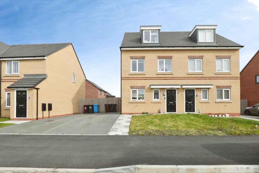 Property photo 1 of 19 Front