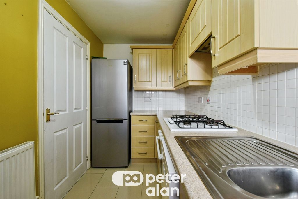 Property photo 2 of 20