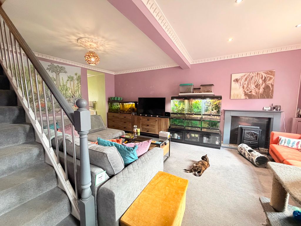 Property photo 3 of 33