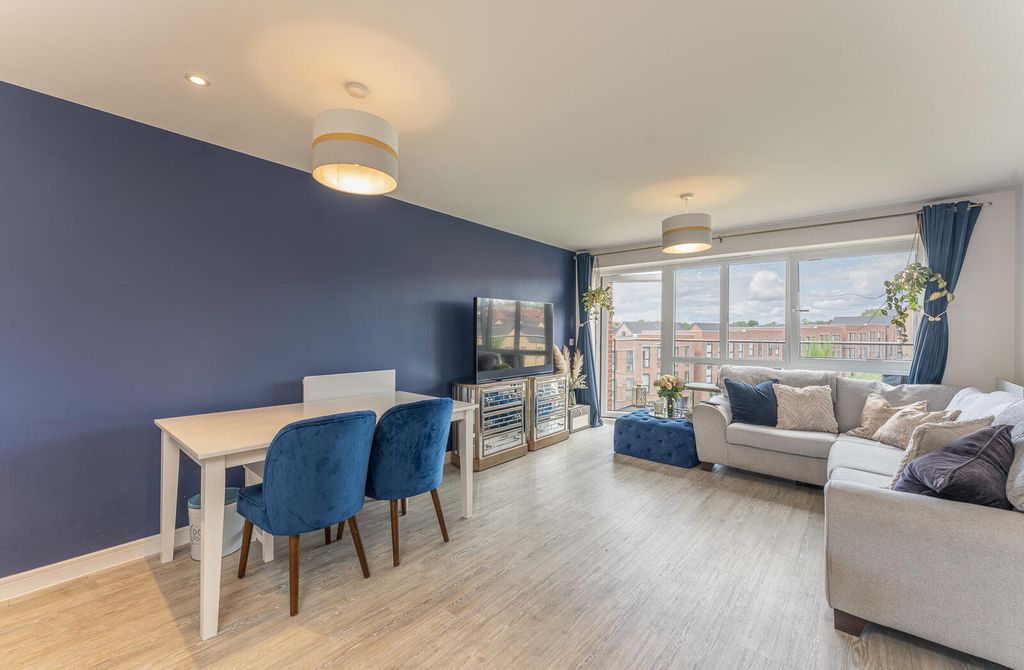 Property photo 2 of 10 Living Room