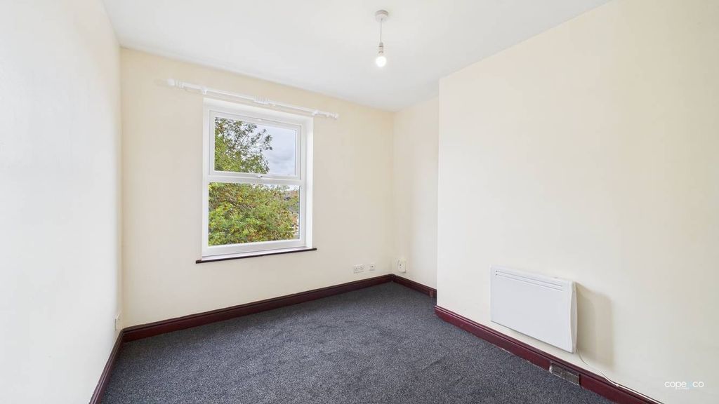 Property photo 2 of 7 4574155