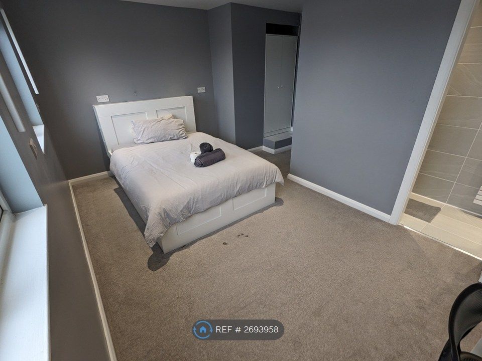 Property photo 1 of 16 Bedroom One 1