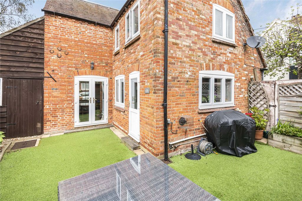 Property photo 2 of 8 Picture No. 36