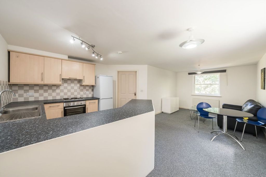 Property photo 2 of 6