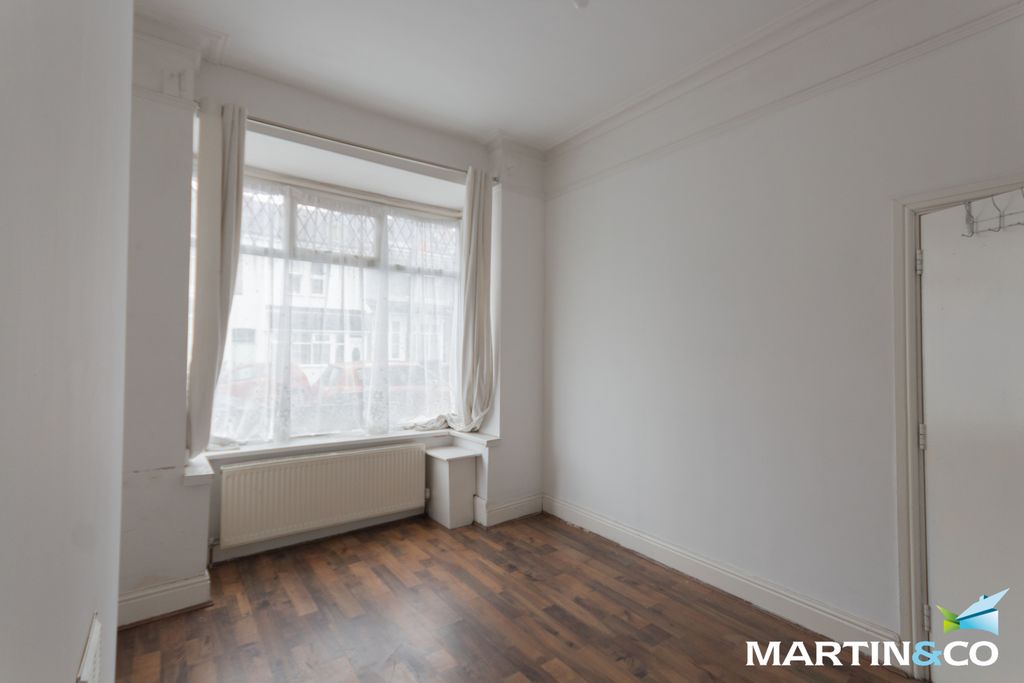 Property photo 2 of 9 2