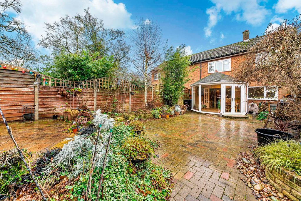 Property photo 2 of 25