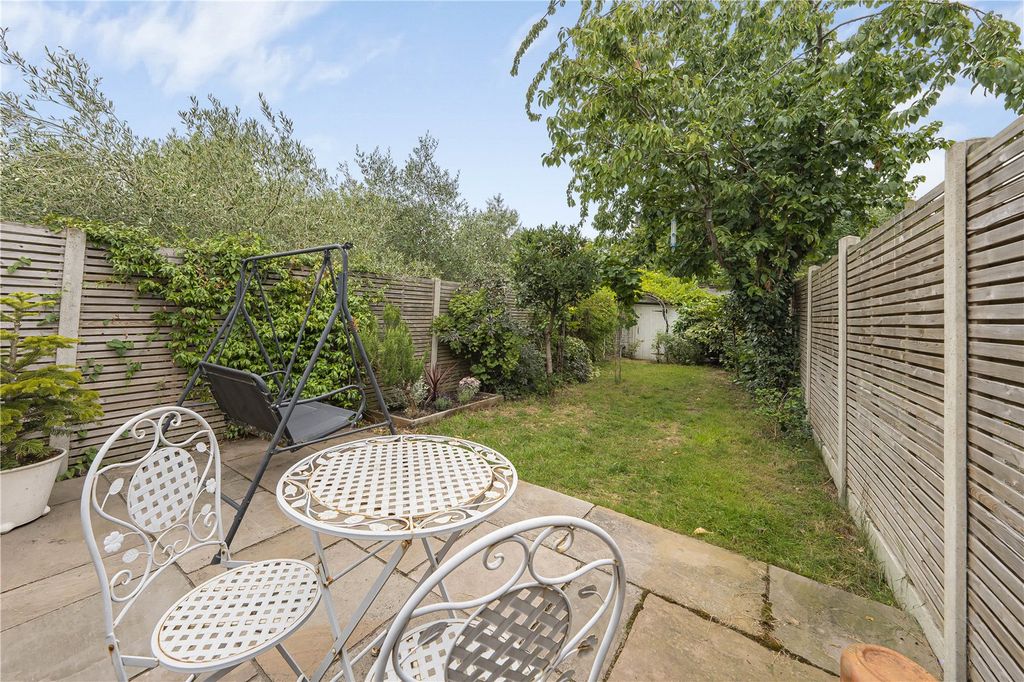 Property photo 2 of 13 Garden