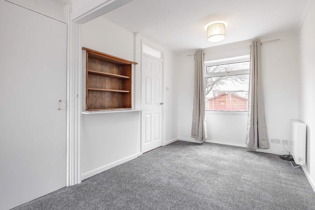 Property photo 3 of 27