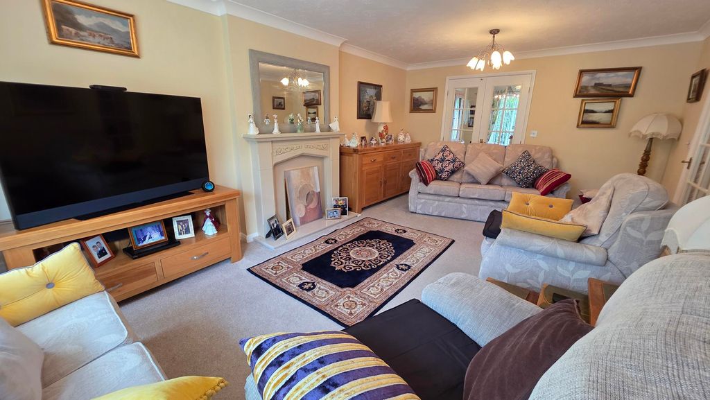 Property photo 2 of 19
