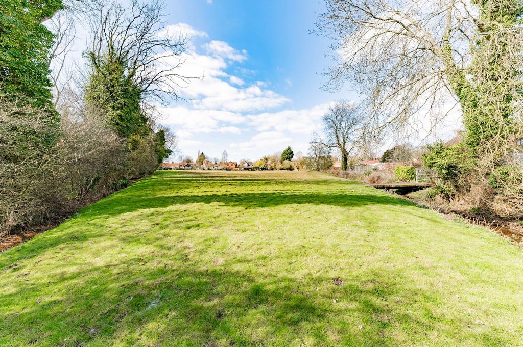Property photo 3 of 31