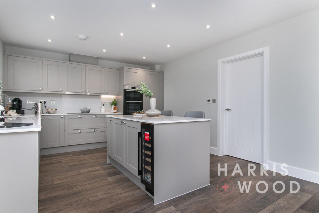 Property photo 2 of 31 4427751