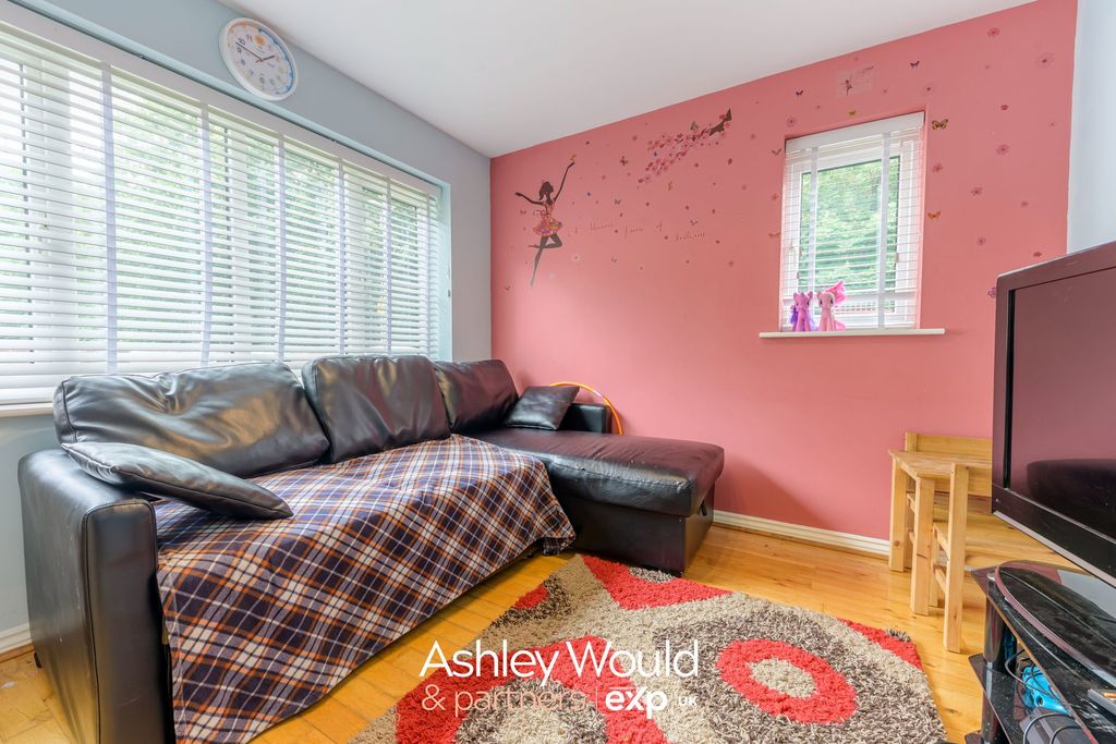 Property photo 3 of 26