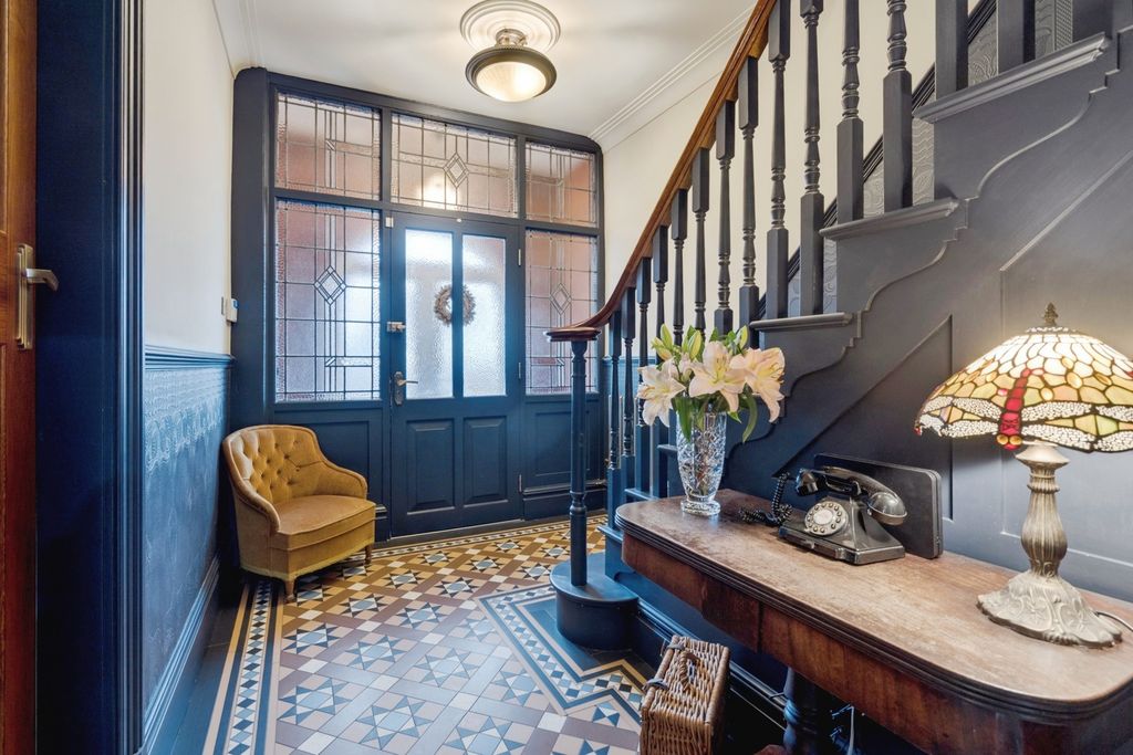 Property photo 2 of 32 Pbox-Img.Jpg