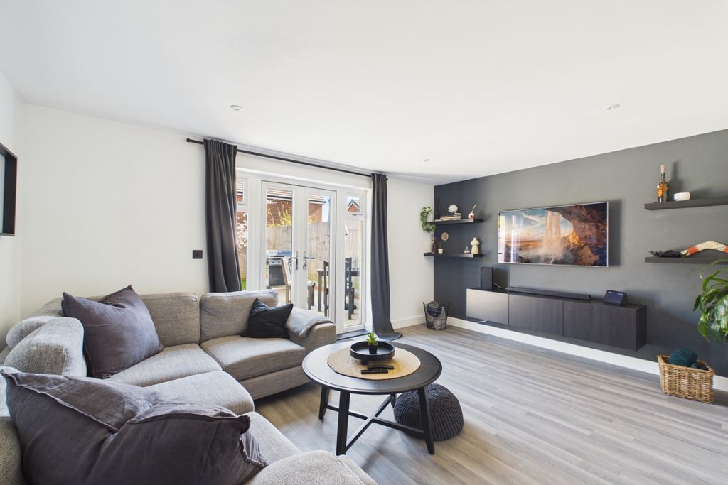 Property photo 2 of 12 Living Room