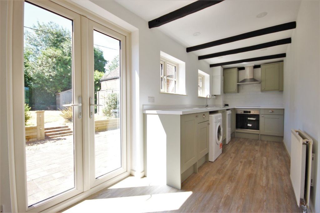 Property photo 3 of 13 Picture No. 10