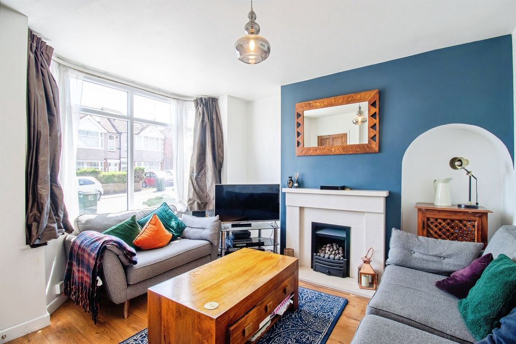 Property photo 1 of 11
