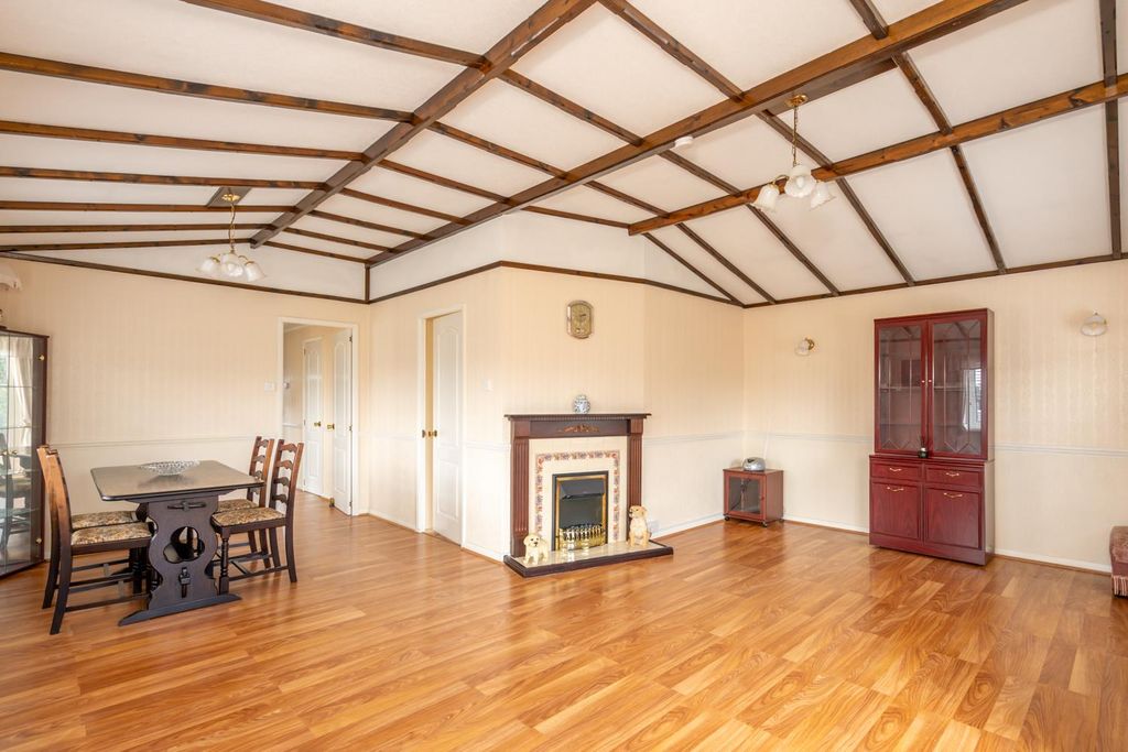 Property photo 3 of 14 Lounge Diner.Jpg