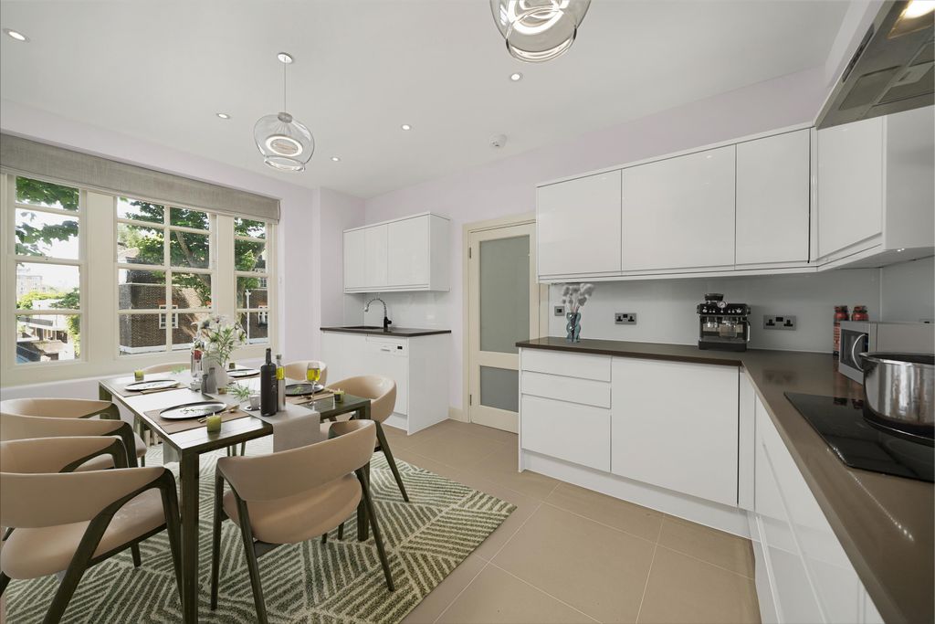 Property photo 3 of 18 Image