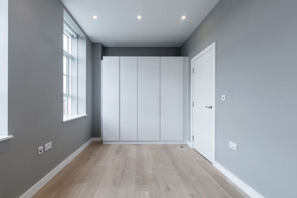 Property photo 3 of 10 Bedroom (Example)