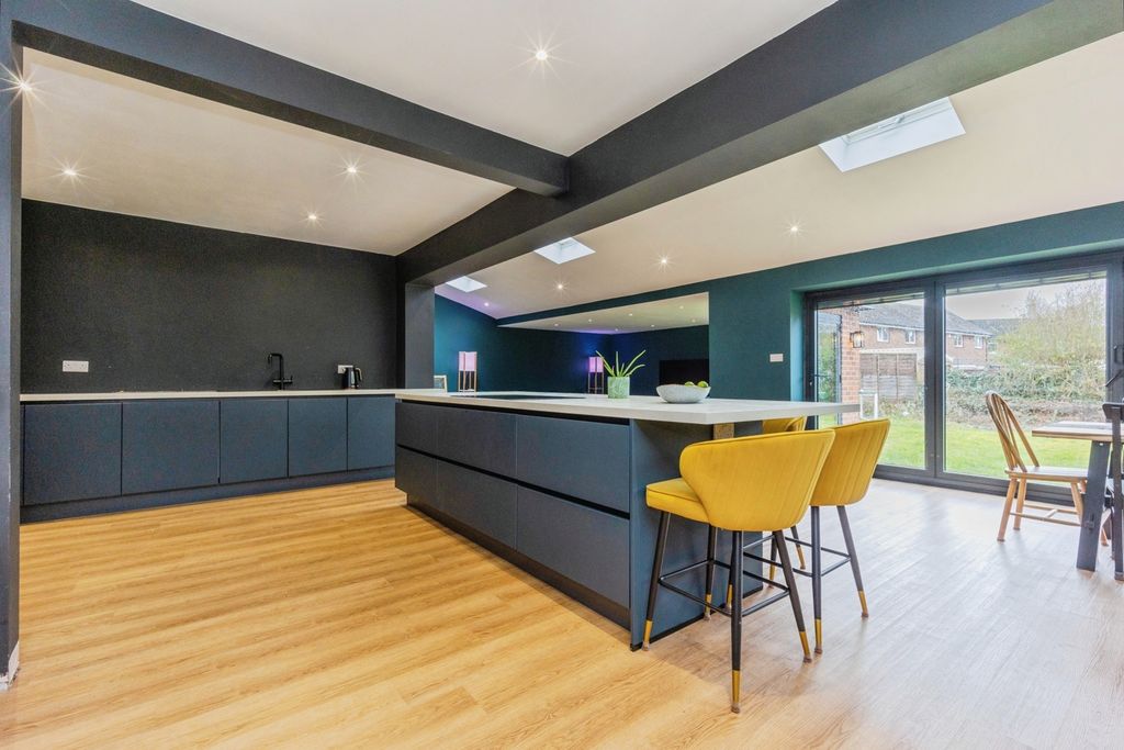 Property photo 3 of 26 Pbox-Img.Jpg