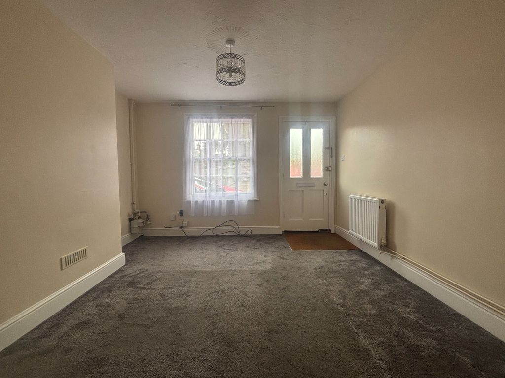 Property photo 2 of 12 4635911