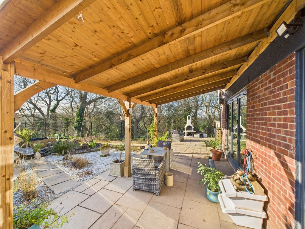 Property photo 3 of 35 Cam02023G0-Pr0192-Still008