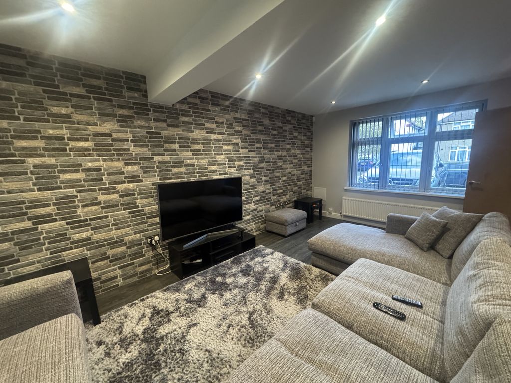 Property photo 2 of 12 Gallery