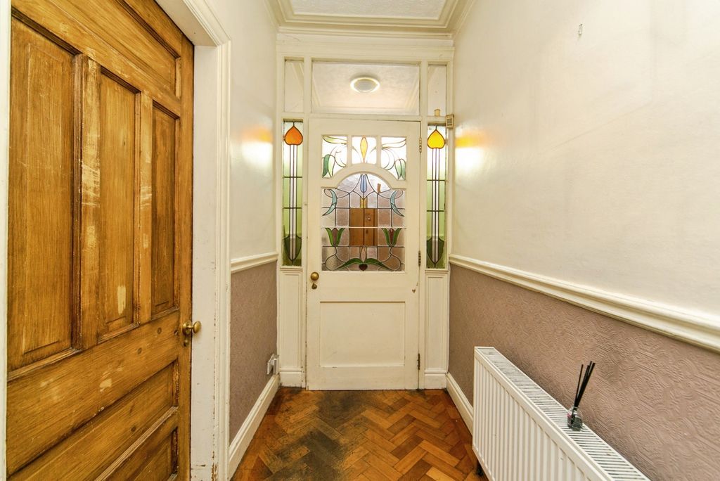 Property photo 2 of 17 Photo