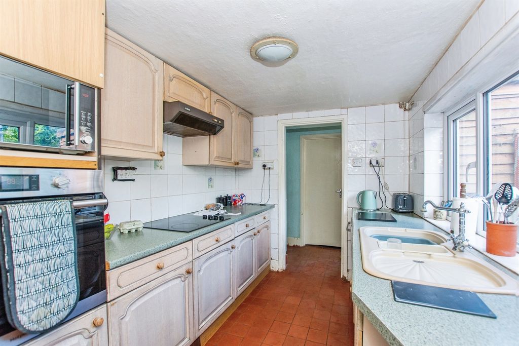 Property photo 2 of 19