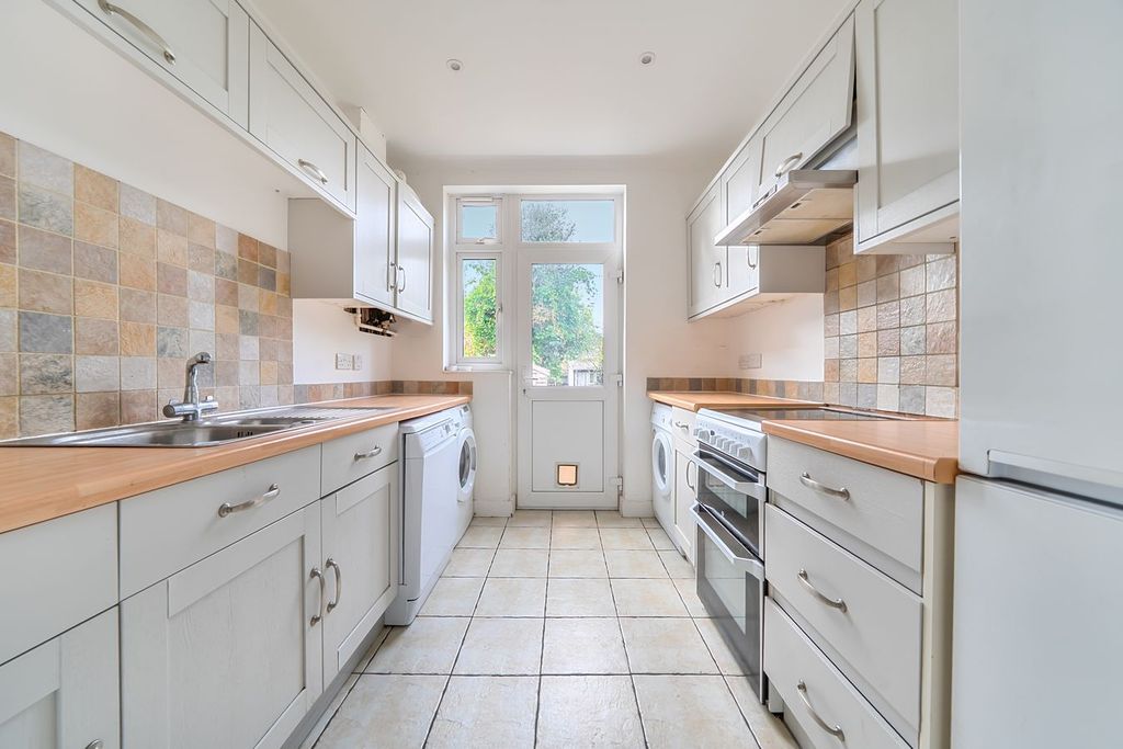 Property photo 3 of 19