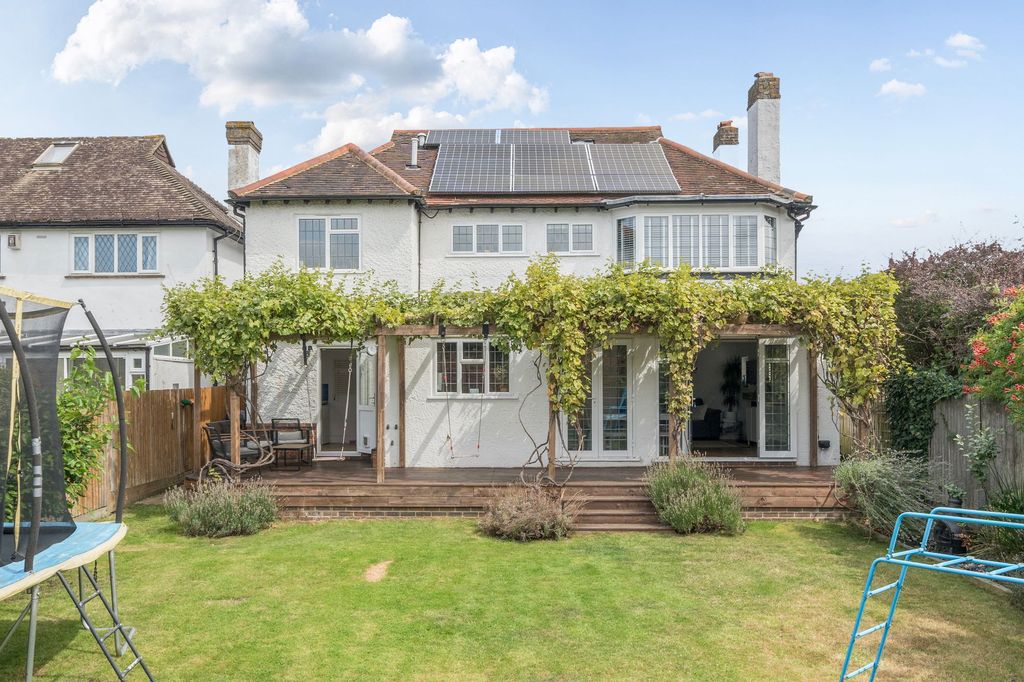 Property photo 3 of 27