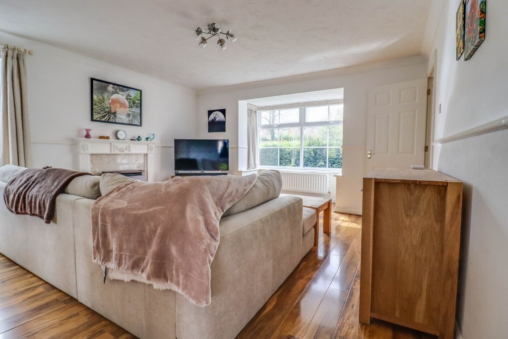 Property photo 3 of 28 Picture No. 02