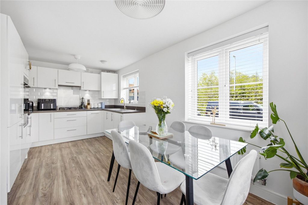 Property photo 2 of 19 Picture No. 01