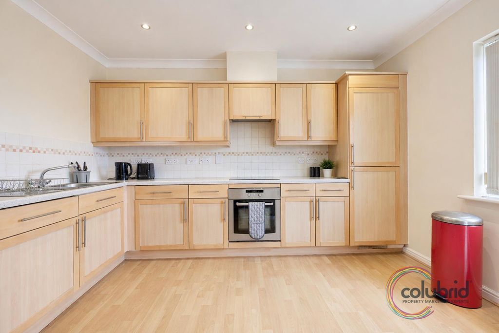 Property photo 2 of 9