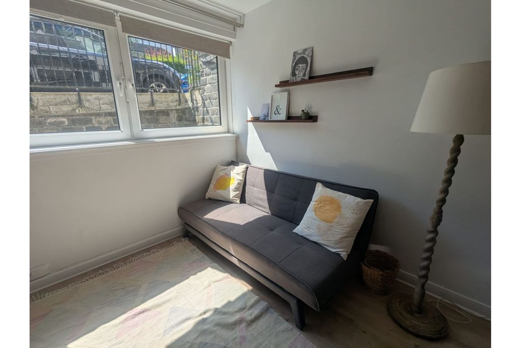 Property photo 1 of 30